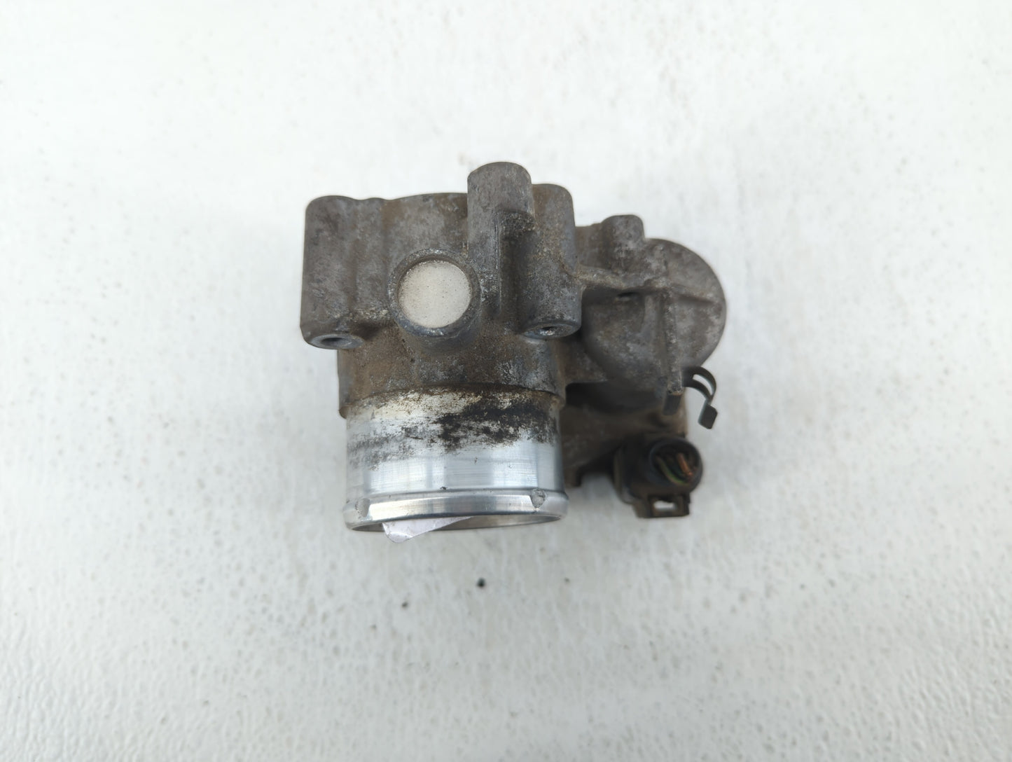 2013-2014 Ford Fusion Throttle Body P/N:7S7G-9F991-CA Fits Fits 2013 2014 2015 2016 2017 2018 2019 OEM Used Auto Parts - Oem
