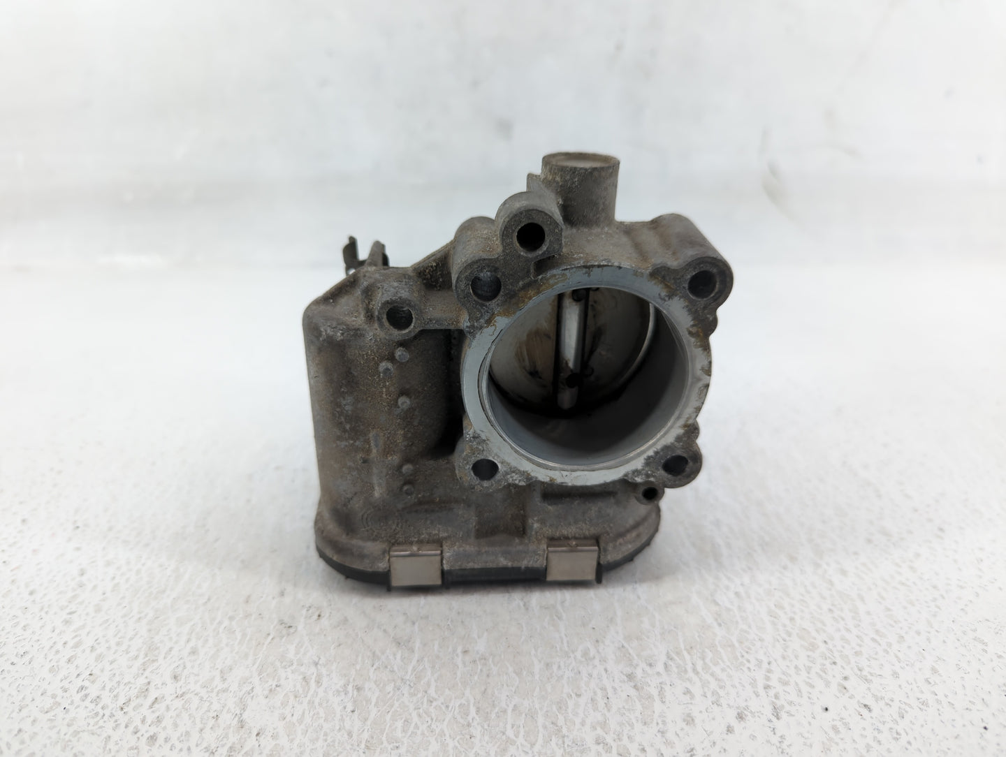 2013-2014 Ford Fusion Throttle Body P/N:7S7G-9F991-CA Fits Fits 2013 2014 2015 2016 2017 2018 2019 OEM Used Auto Parts - Oem