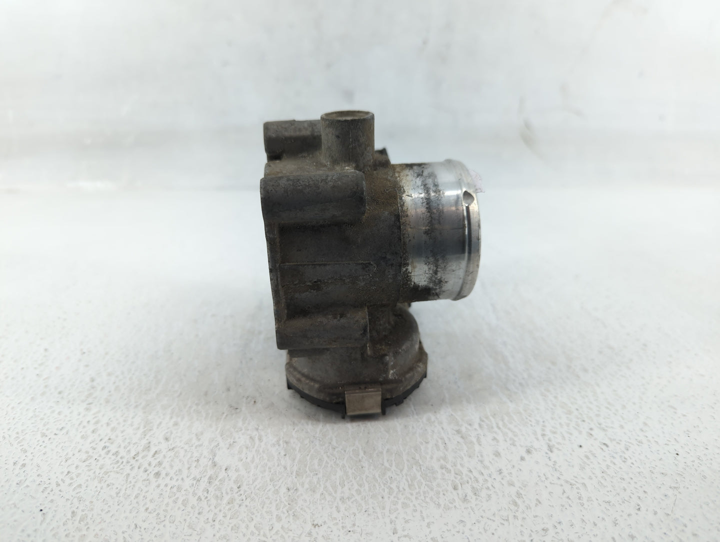 2013-2014 Ford Fusion Throttle Body P/N:7S7G-9F991-CA Fits Fits 2013 2014 2015 2016 2017 2018 2019 OEM Used Auto Parts - Oem