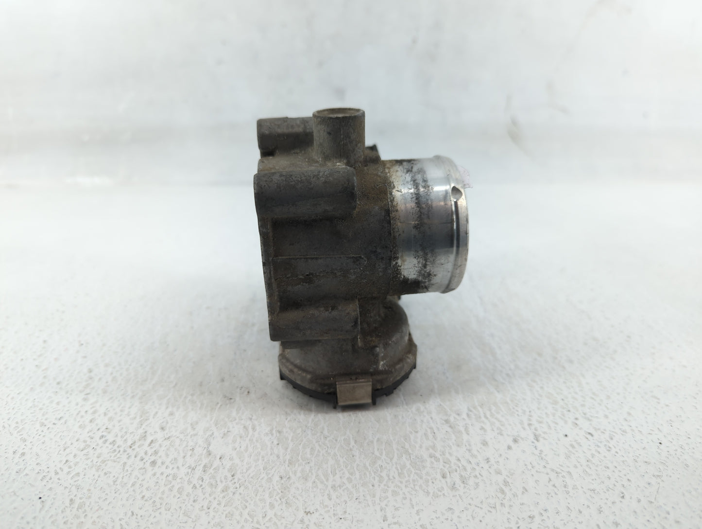 2013-2014 Ford Fusion Throttle Body P/N:7S7G-9F991-CA Fits Fits 2013 2014 2015 2016 2017 2018 2019 OEM Used Auto Parts - Oem