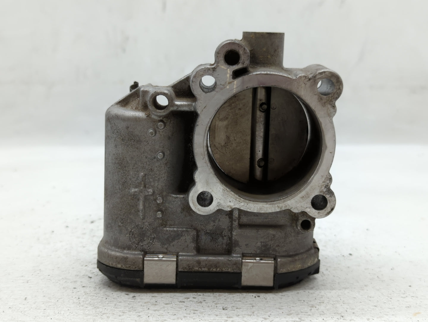 2013-2014 Ford Fusion Throttle Body P/N:7S7G-9F991-CA Fits Fits 2013 2014 2015 2016 2017 2018 2019 OEM Used Auto Parts - Oem