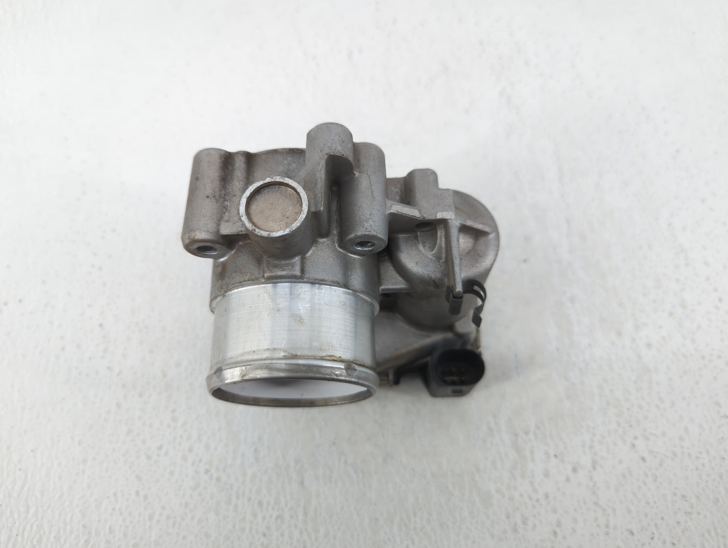 2013-2014 Ford Fusion Throttle Body P/N:7S7G-9F991-CA Fits Fits 2013 2014 2015 2016 2017 2018 2019 OEM Used Auto Parts - Oem