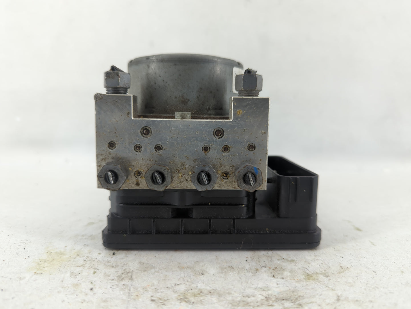 2013 Ford Fusion ABS Pump Control Module Replacement P/N:DG9C-2C405-FB Fits OEM Used Auto Parts - Oemusedautoparts1.com