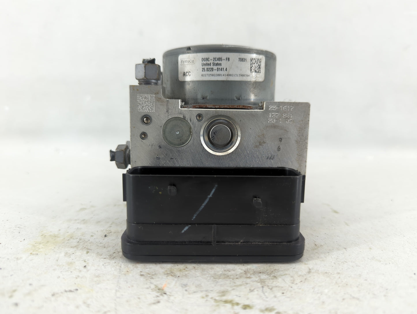 2013 Ford Fusion ABS Pump Control Module Replacement P/N:DG9C-2C405-FB Fits OEM Used Auto Parts - Oemusedautoparts1.com