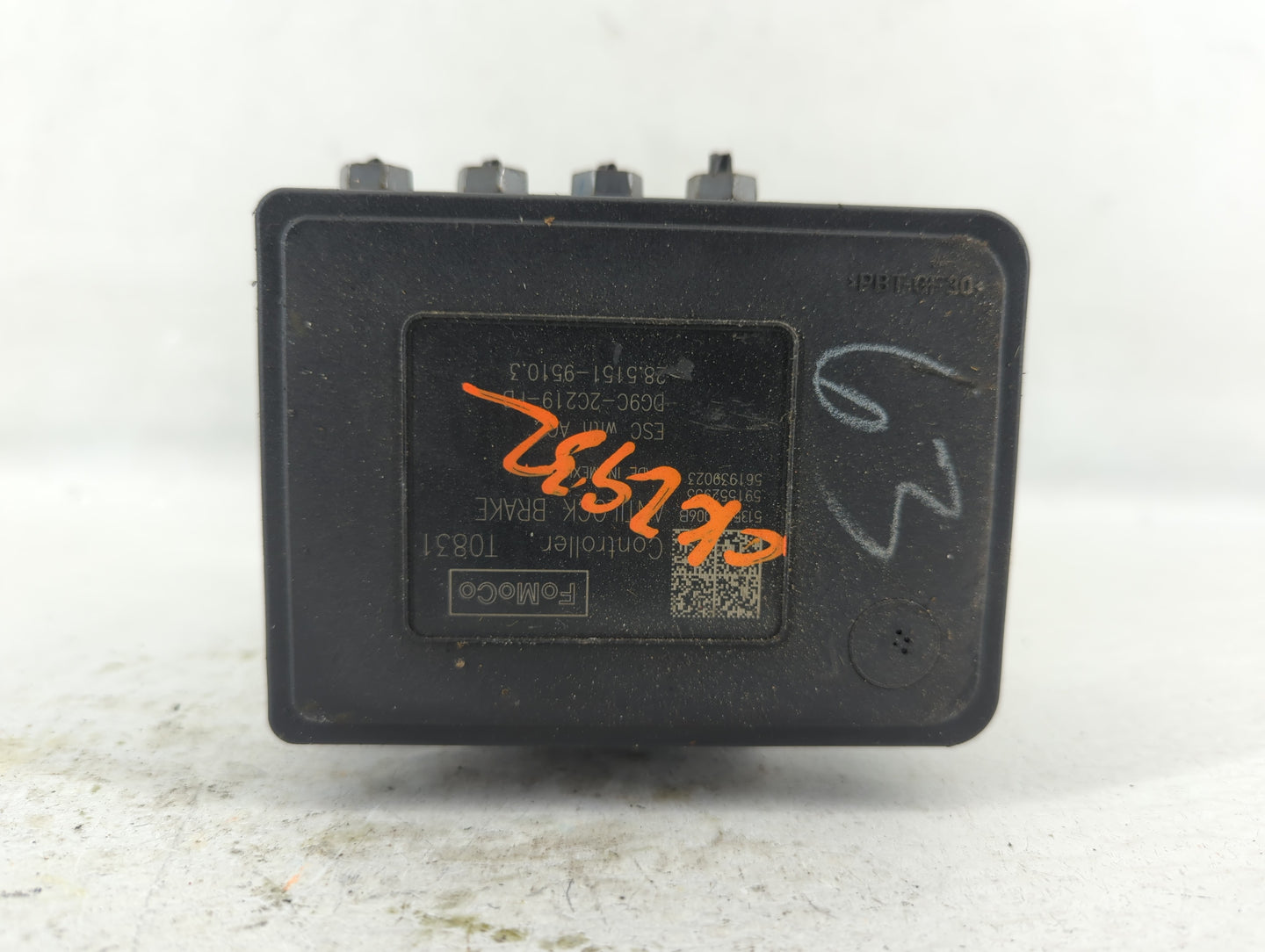 2013 Ford Fusion ABS Pump Control Module Replacement P/N:DG9C-2C405-FB Fits OEM Used Auto Parts - Oemusedautoparts1.com