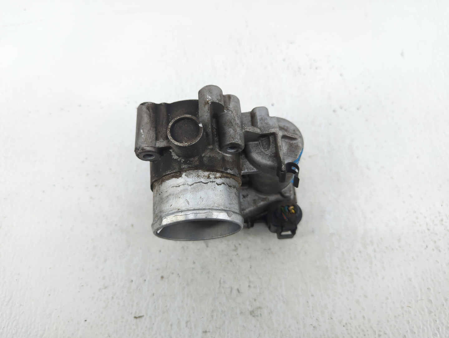2013-2014 Ford Fusion Throttle Body P/N:7S7G-9F991-CA Fits Fits 2013 2014 2015 2016 2017 2018 2019 OEM Used Auto Parts - Oem