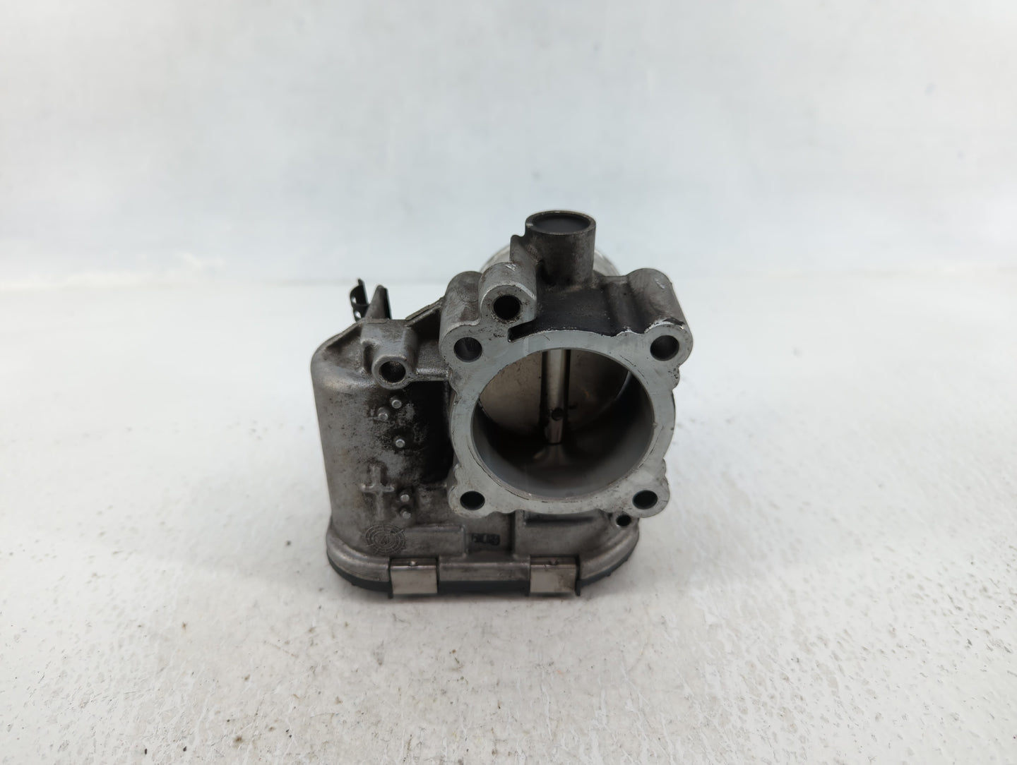 2013-2014 Ford Fusion Throttle Body P/N:7S7G-9F991-CA Fits Fits 2013 2014 2015 2016 2017 2018 2019 OEM Used Auto Parts - Oem