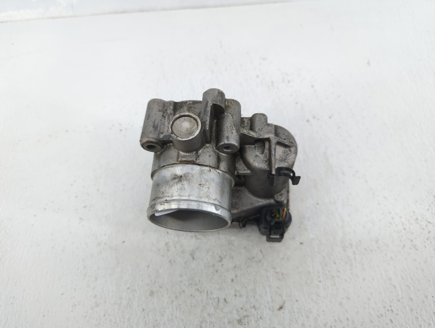2013-2014 Ford Fusion Throttle Body P/N:7S7G-9F991-CA Fits Fits 2013 2014 2015 2016 2017 2018 2019 OEM Used Auto Parts - Oem
