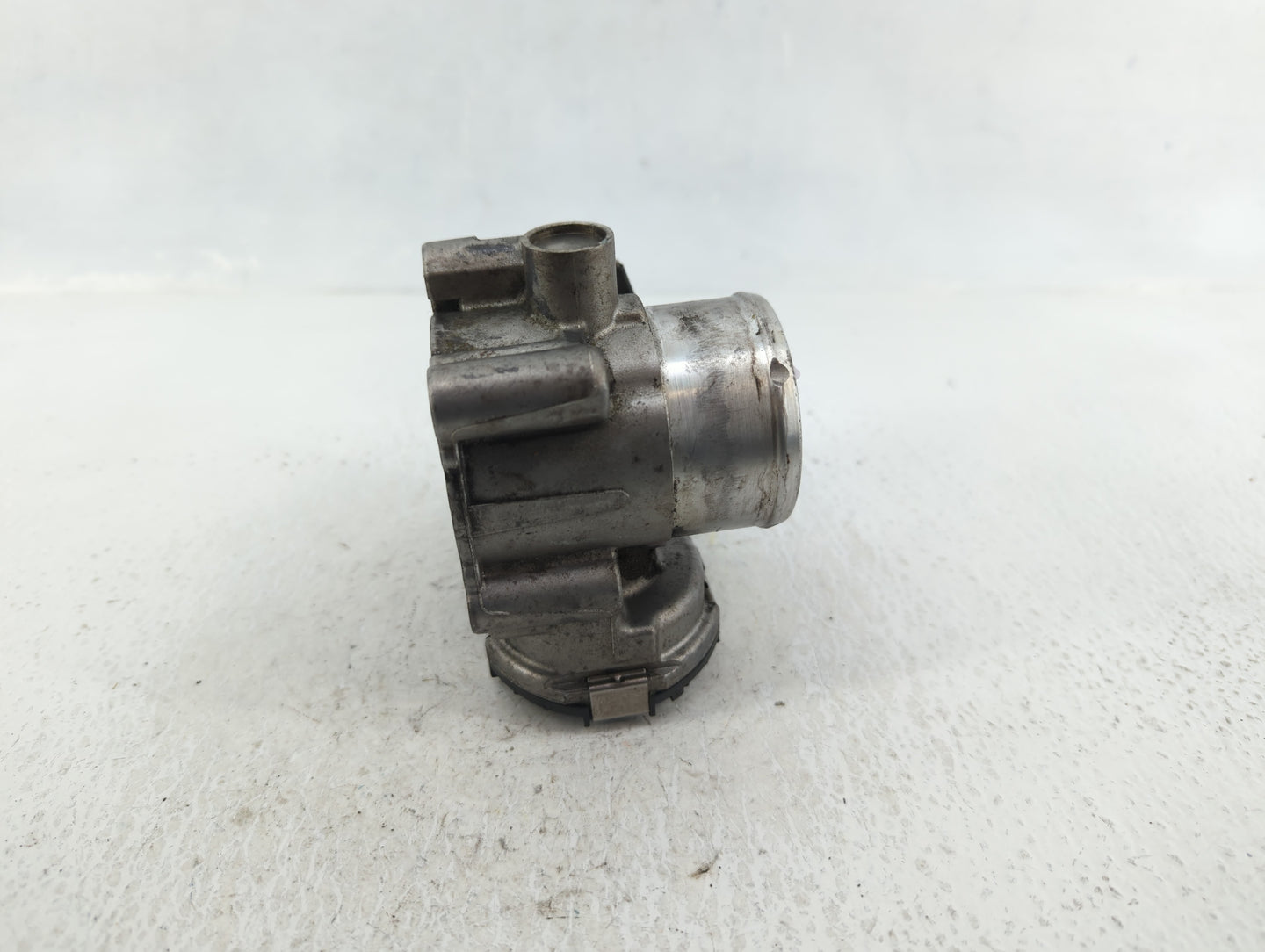 2013-2014 Ford Fusion Throttle Body P/N:7S7G-9F991-CA Fits Fits 2013 2014 2015 2016 2017 2018 2019 OEM Used Auto Parts - Oem