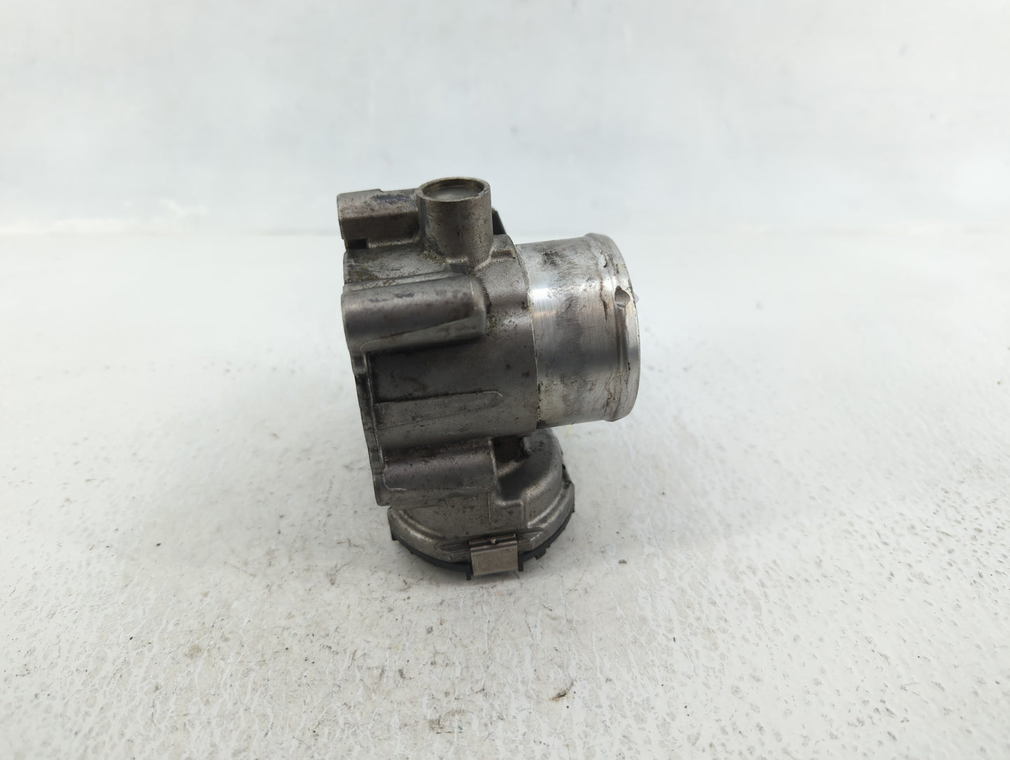 2013-2014 Ford Fusion Throttle Body P/N:7S7G-9F991-CA Fits Fits 2013 2014 2015 2016 2017 2018 2019 OEM Used Auto Parts - Oem