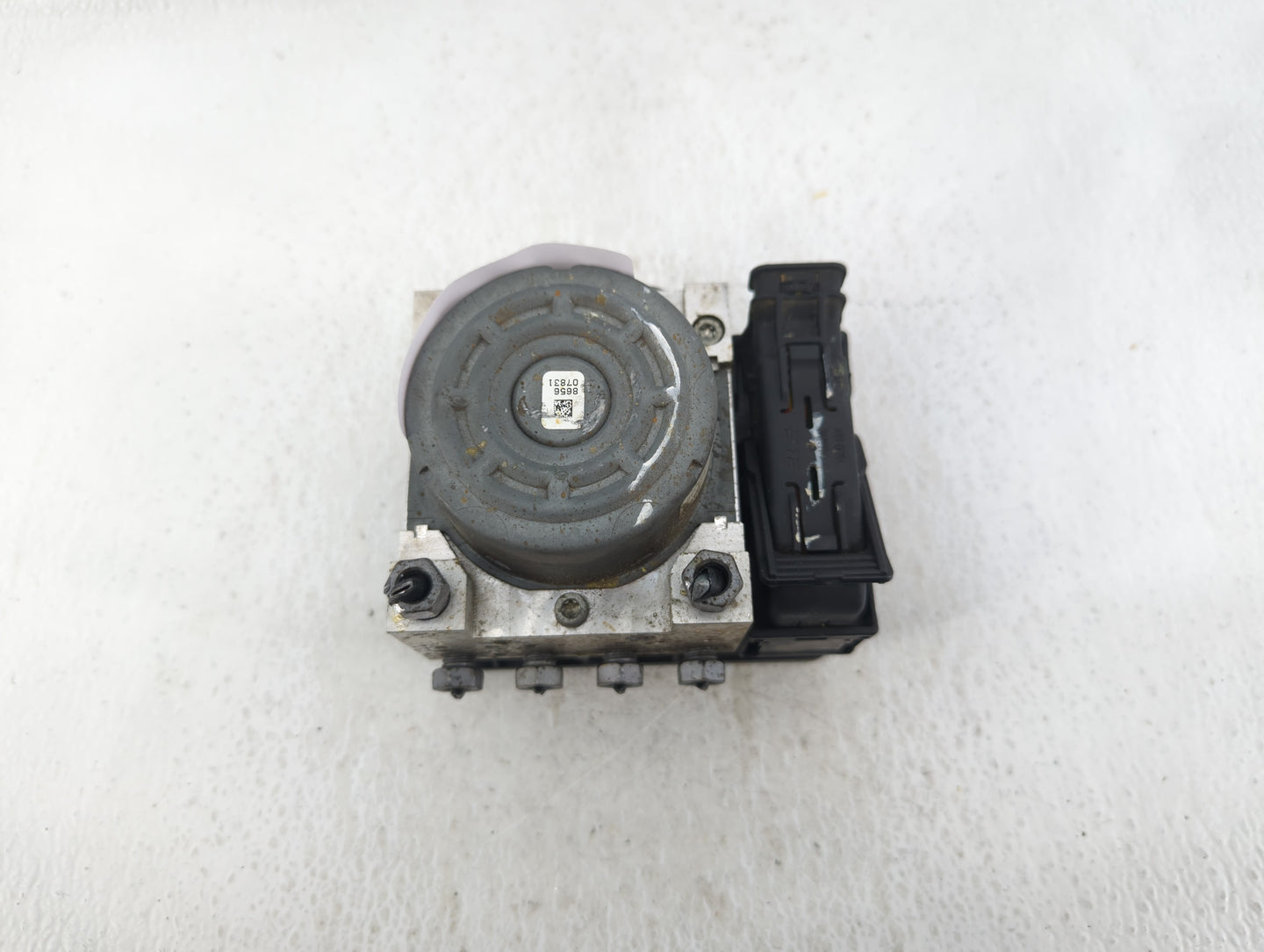 2013 Ford Fusion ABS Pump Control Module Replacement P/N:DG9C-2C405-FB Fits OEM Used Auto Parts - Oemusedautoparts1.com