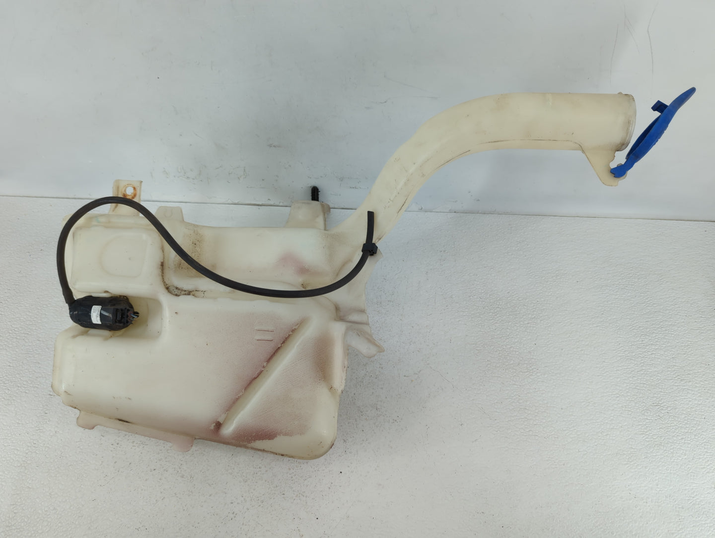 2013-2014 Ford Fusion Windshield Washer Fluid Reservoir Bottle Oem - Oemusedautoparts1.com