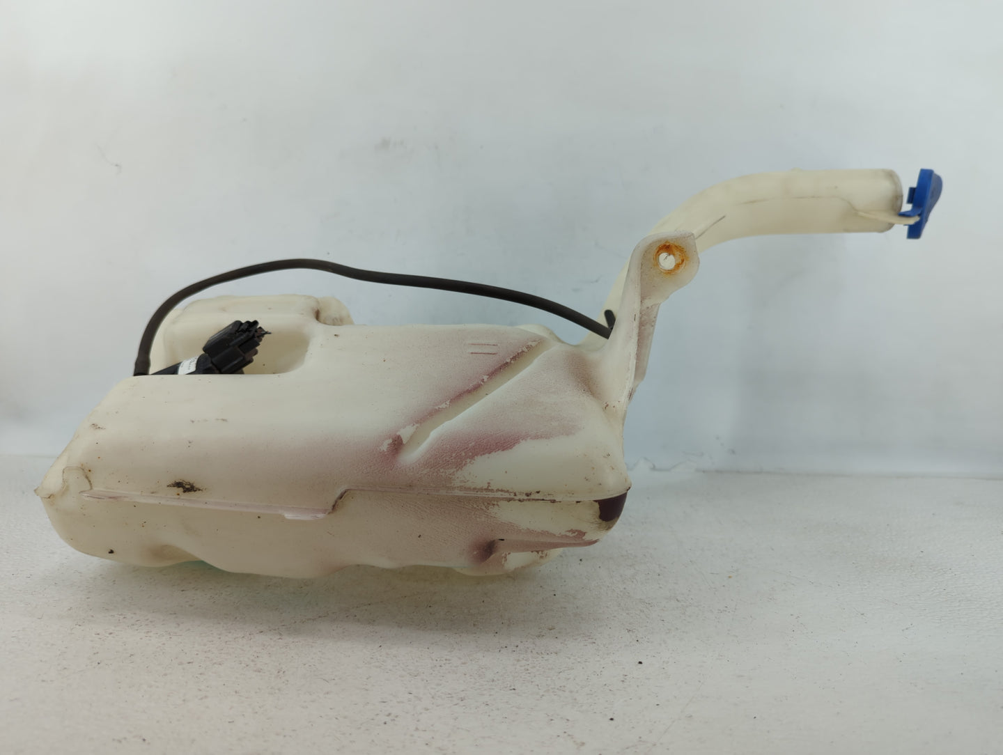 2013-2014 Ford Fusion Windshield Washer Fluid Reservoir Bottle Oem - Oemusedautoparts1.com