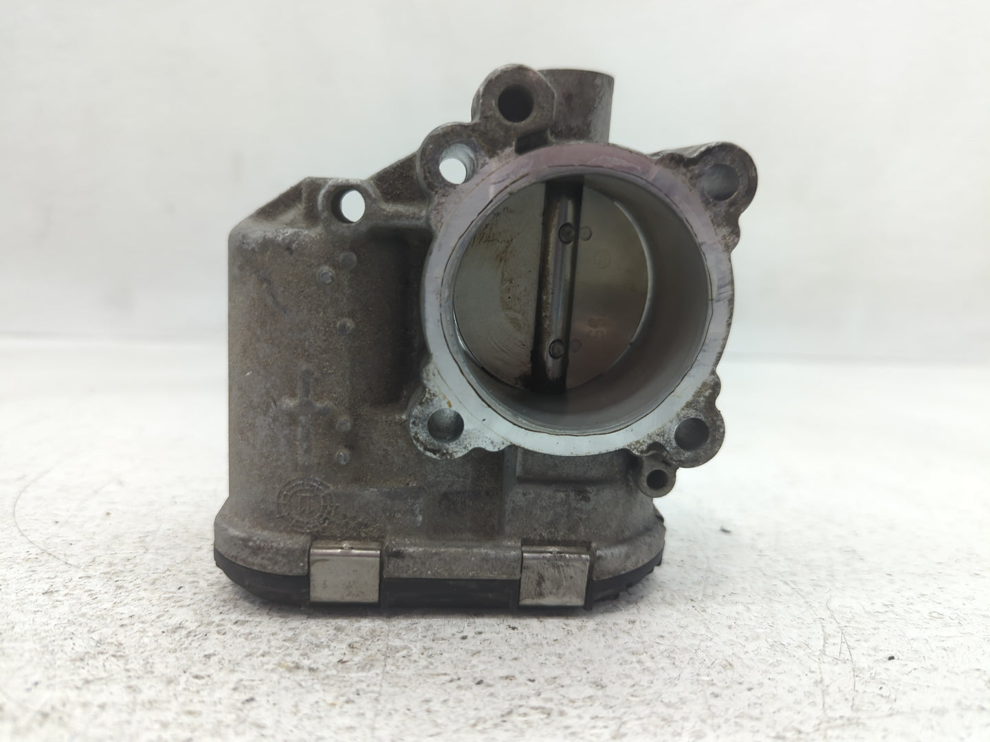 2013-2014 Ford Fusion Throttle Body P/N:7S7G-9F991-CA Fits Fits 2013 2014 2015 2016 2017 2018 2019 OEM Used Auto Parts - Oem