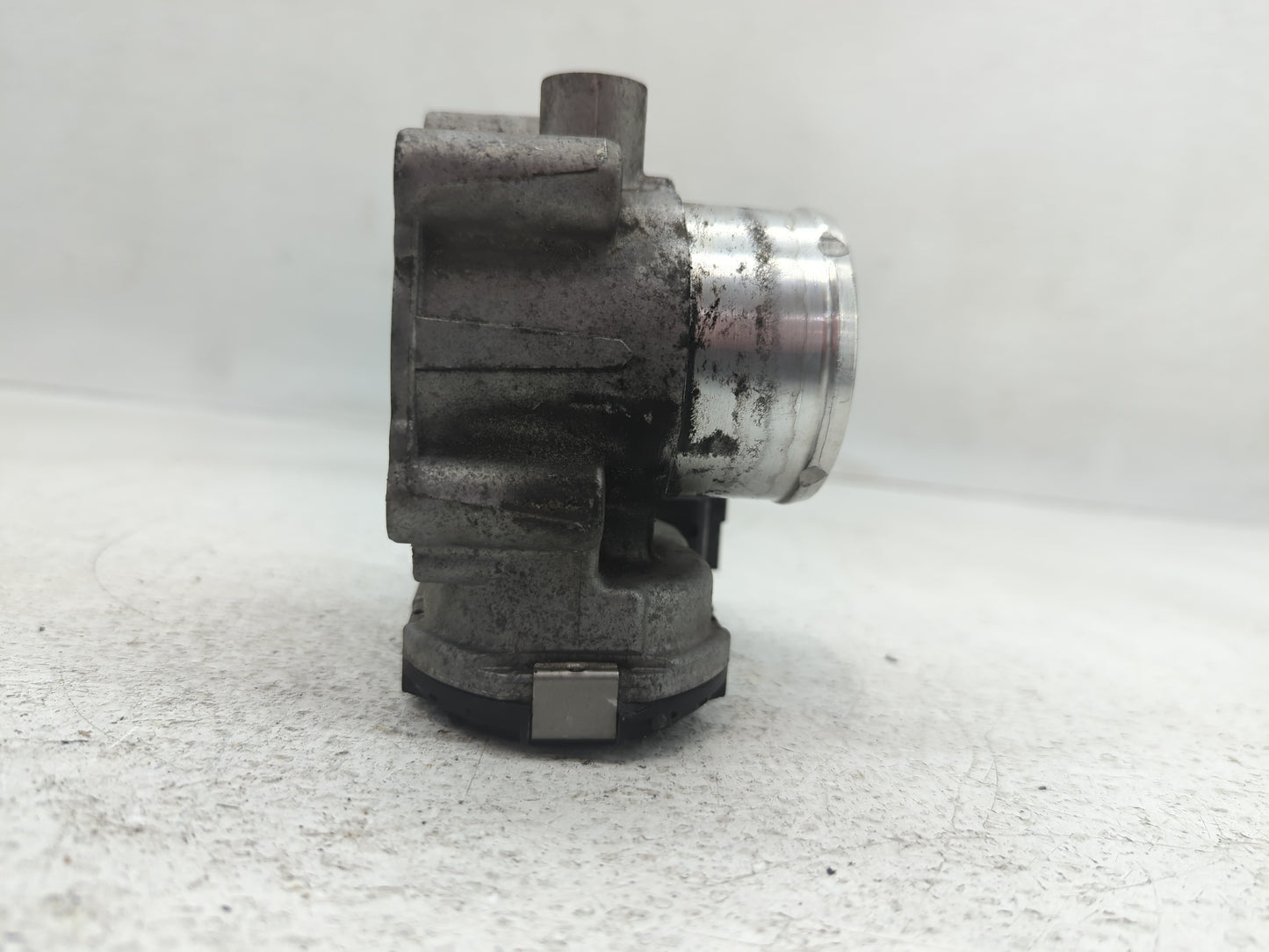 2013-2014 Ford Fusion Throttle Body P/N:7S7G-9F991-CA Fits Fits 2013 2014 2015 2016 2017 2018 2019 OEM Used Auto Parts - Oem