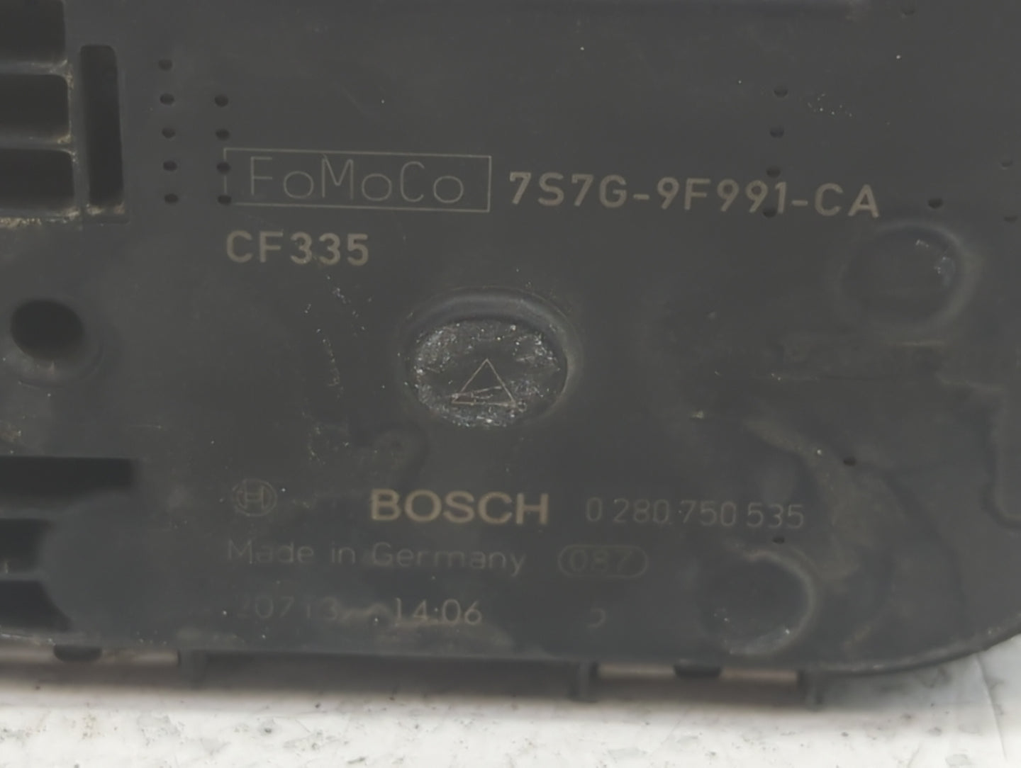 2013-2014 Ford Fusion Throttle Body P/N:7S7G-9F991-CA Fits Fits 2013 2014 2015 2016 2017 2018 2019 OEM Used Auto Parts - Oem