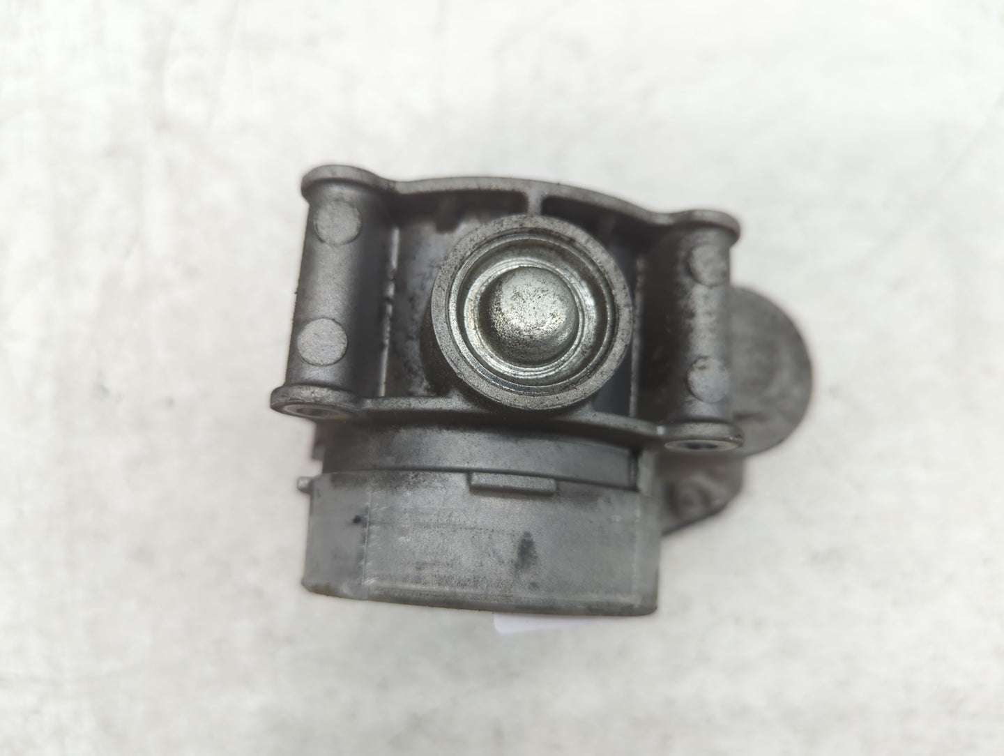 2013-2014 Ford Fusion Throttle Body P/N:DS7E-9F991-AF Fits Fits 2013 2014 2015 2016 2017 2018 2019 OEM Used Auto Parts - Oem