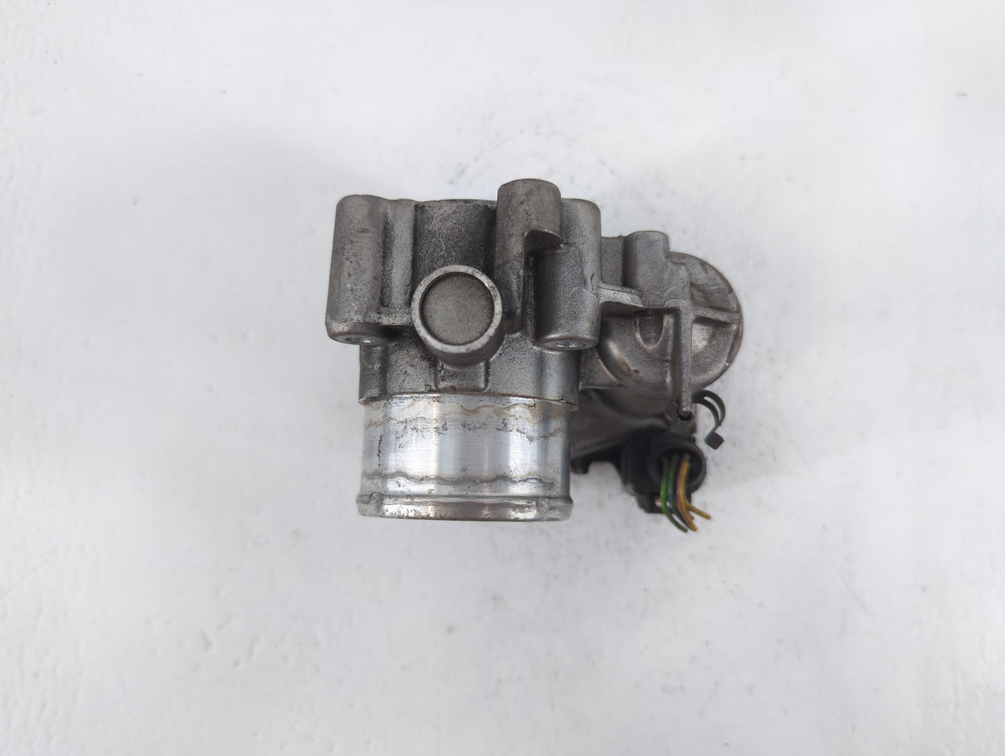2013-2014 Ford Fusion Throttle Body P/N:7S7G-9F991-CA Fits Fits 2013 2014 2015 2016 2017 2018 2019 OEM Used Auto Parts - Oem