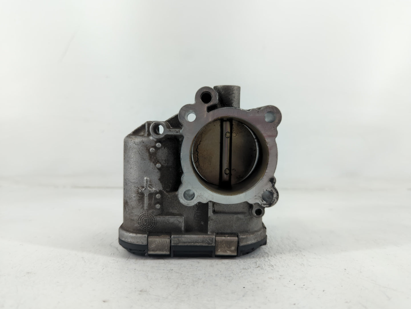2013-2014 Ford Fusion Throttle Body P/N:7S7G-9F991-CA Fits Fits 2013 2014 2015 2016 2017 2018 2019 OEM Used Auto Parts - Oem