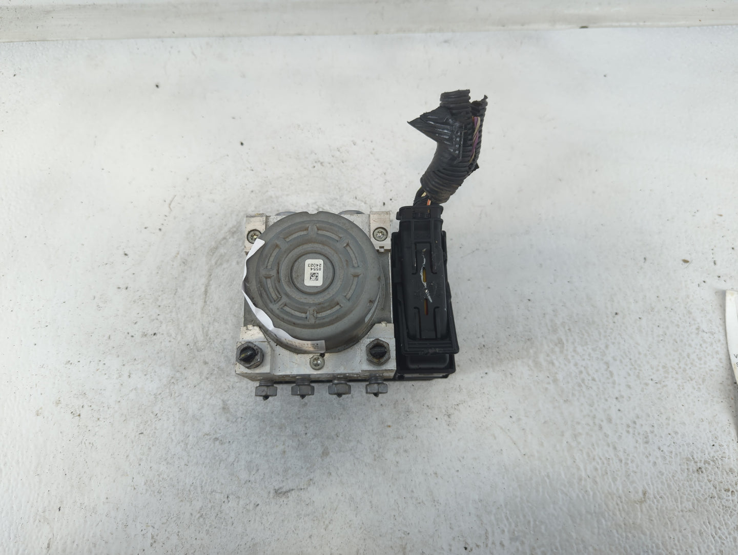 2013 Ford Fusion ABS Pump Control Module Replacement P/N:DG9C-2C405-AH Fits OEM Used Auto Parts - Oemusedautoparts1.com