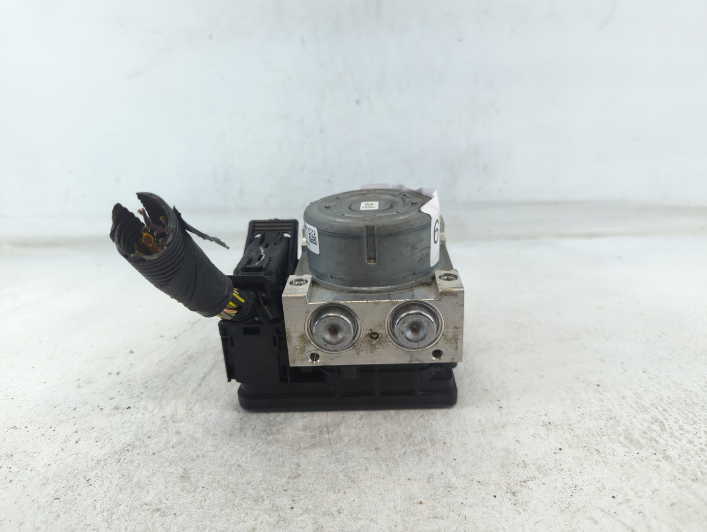 2013 Ford Fusion ABS Pump Control Module Replacement P/N:DG9C-2C405-AH Fits OEM Used Auto Parts - Oemusedautoparts1.com