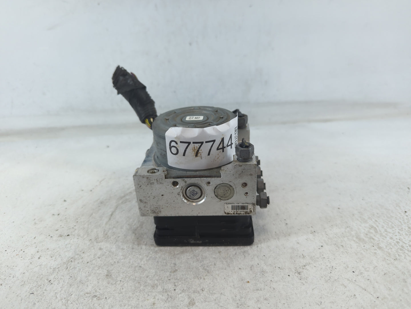 2013 Ford Fusion ABS Pump Control Module Replacement P/N:DG9C-2C405-AH Fits OEM Used Auto Parts - Oemusedautoparts1.com