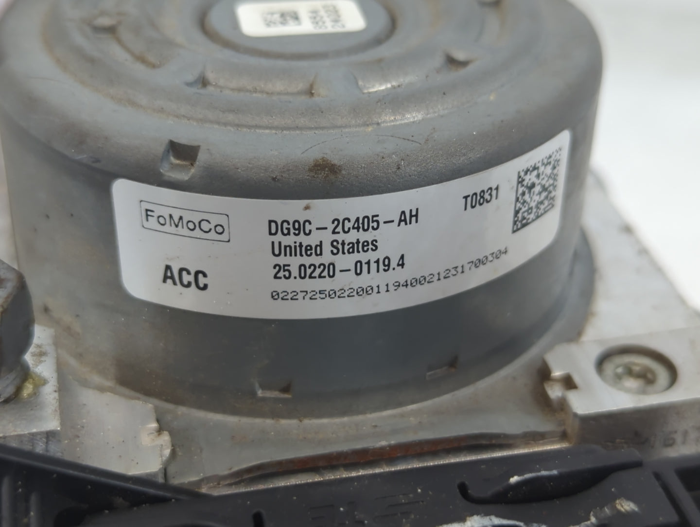 2013 Ford Fusion ABS Pump Control Module Replacement P/N:DG9C-2C405-AH Fits OEM Used Auto Parts - Oemusedautoparts1.com
