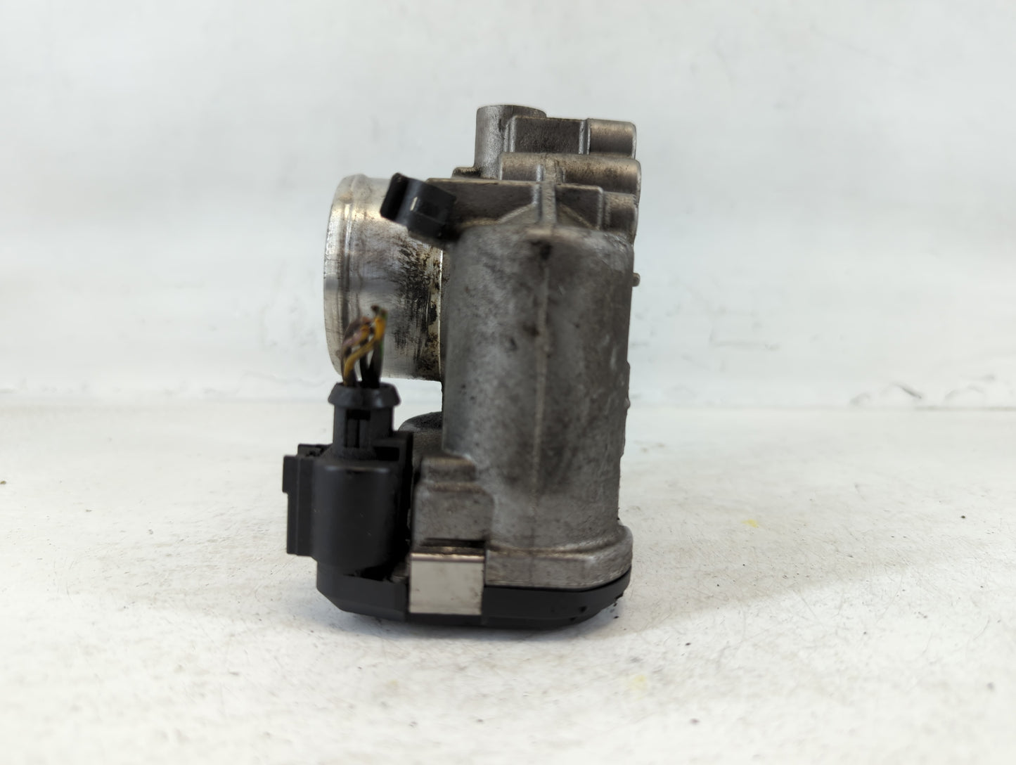 2013-2014 Ford Fusion Throttle Body P/N:0 280 750 535 7S7G-9F991-CA Fits Fits 2013 2014 2015 2016 2017 2018 2019 OEM Used Au