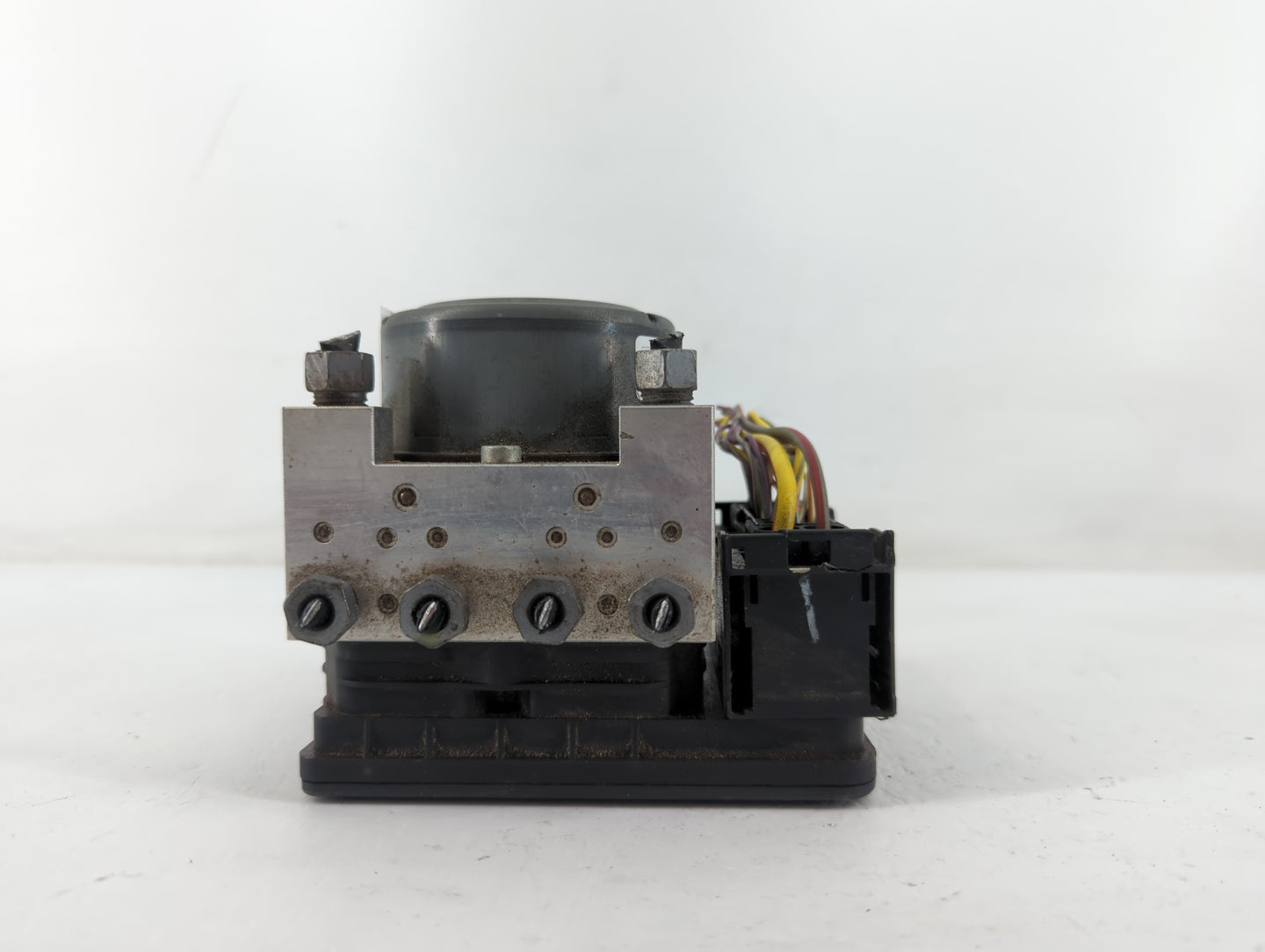 2013 Ford Fusion ABS Pump Control Module Replacement P/N:DG9C-2C405-AH Fits OEM Used Auto Parts - Oemusedautoparts1.com