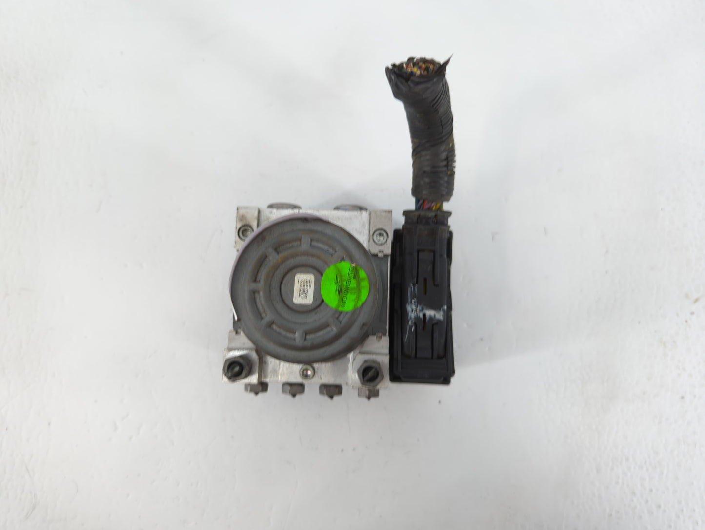 2013 Ford Fusion ABS Pump Control Module Replacement P/N:DG9C-2C405-AG Fits OEM Used Auto Parts - Oemusedautoparts1.com