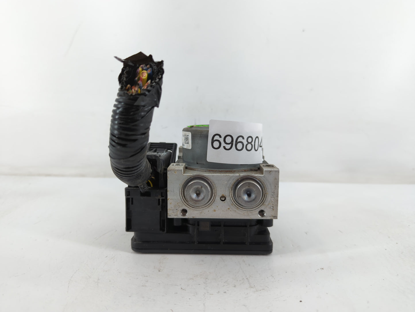 2013 Ford Fusion ABS Pump Control Module Replacement P/N:DG9C-2C405-AG Fits OEM Used Auto Parts - Oemusedautoparts1.com