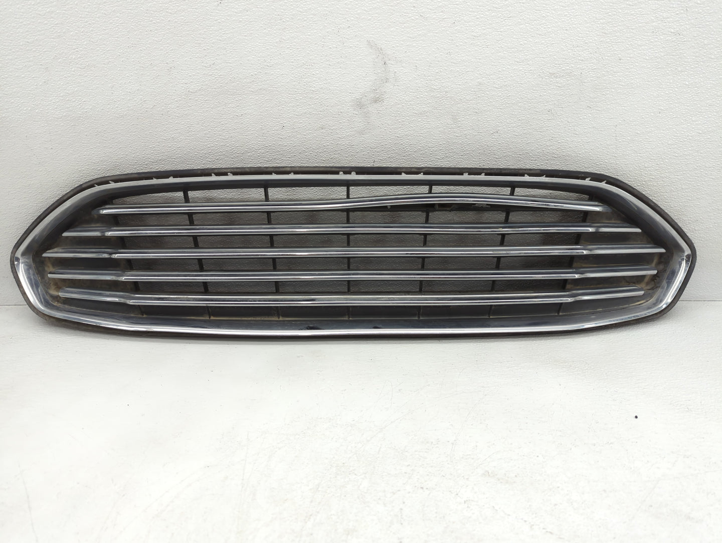 2013-2016 Ford Fusion Front Grille Bumper Not Included - Oemusedautoparts1.com