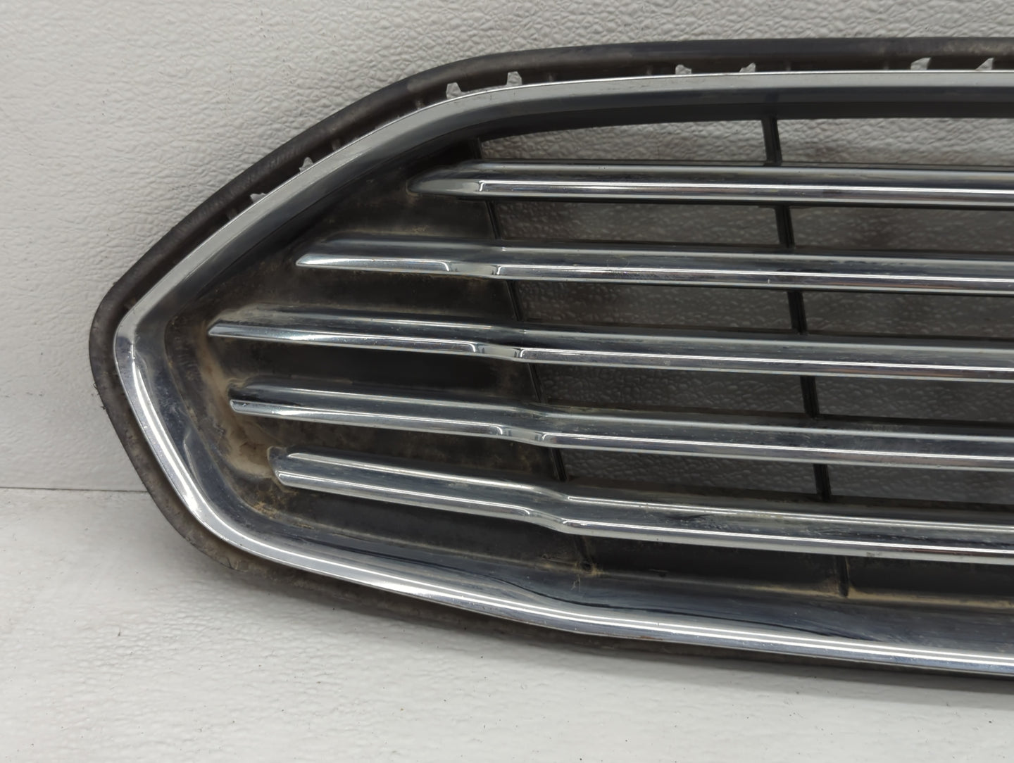 2013-2016 Ford Fusion Front Grille Bumper Not Included - Oemusedautoparts1.com