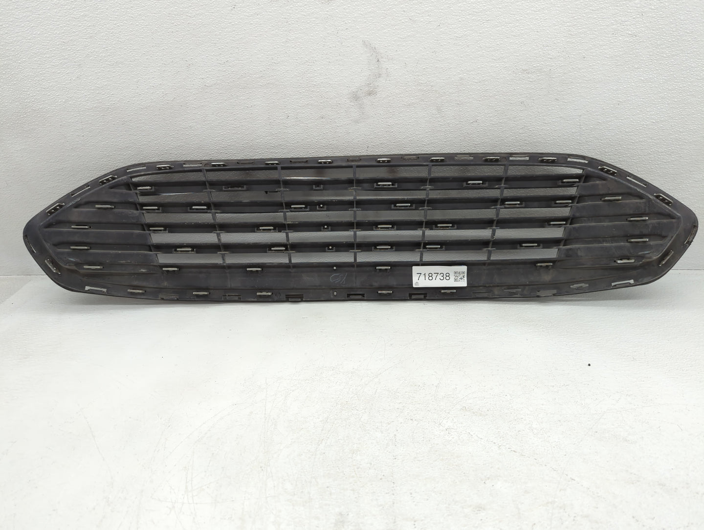 2013-2016 Ford Fusion Front Grille Bumper Not Included - Oemusedautoparts1.com