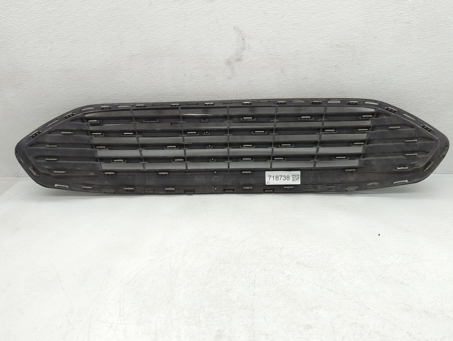 2013-2016 Ford Fusion Front Grille Bumper Not Included - Oemusedautoparts1.com