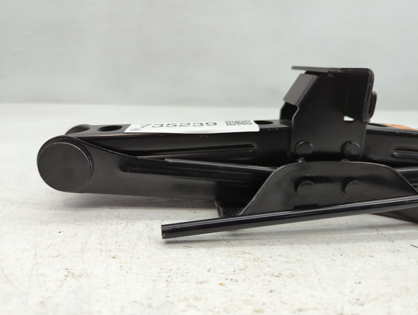 2013 Ford Fusion Spare Scissor Car Jack 735239 - Oemusedautoparts1.com