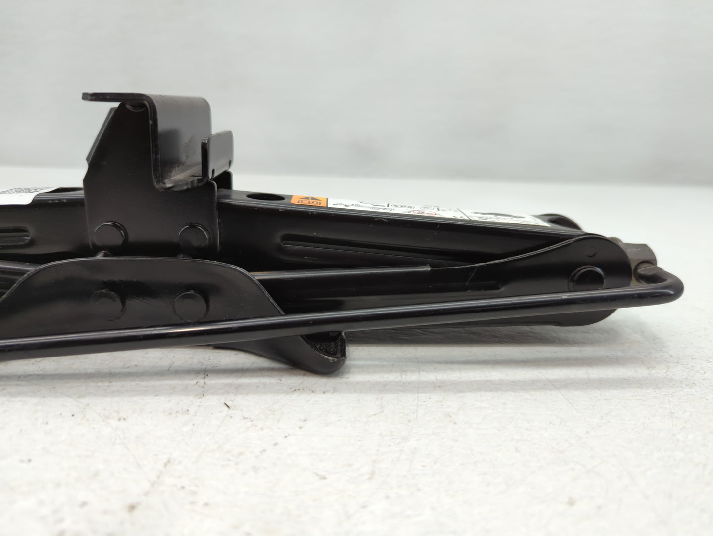 2013 Ford Fusion Spare Scissor Car Jack - Oemusedautoparts1.com