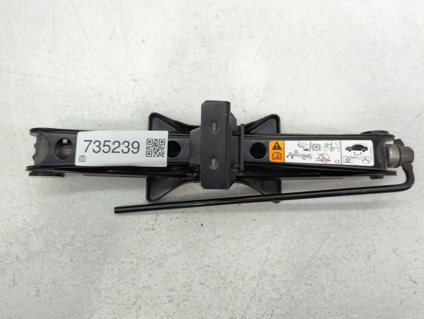 2013 Ford Fusion Spare Scissor Car Jack - Oemusedautoparts1.com