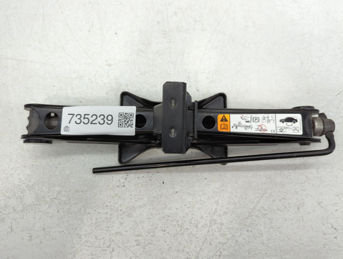 2013 Ford Fusion Spare Scissor Car Jack 735239 - Oemusedautoparts1.com