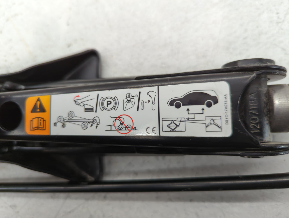 2013 Ford Fusion Spare Scissor Car Jack 735239 - Oemusedautoparts1.com