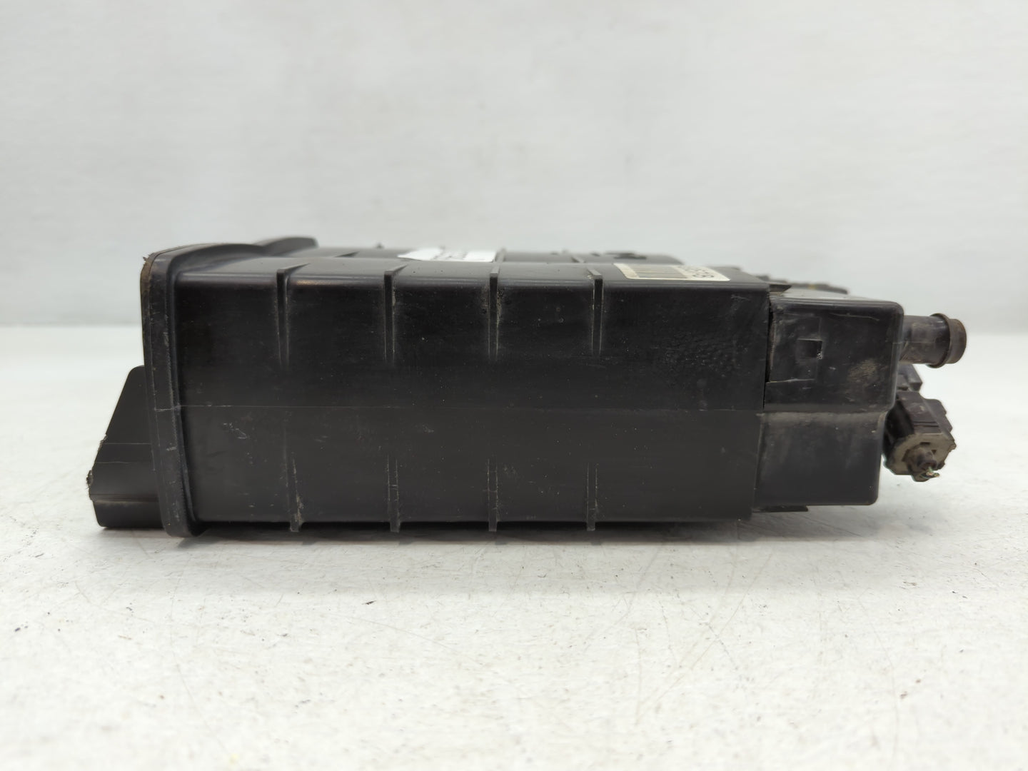 2013 Ford Fusion Fuel Vapor Charcoal Canister 735633 - Oemusedautoparts1.com