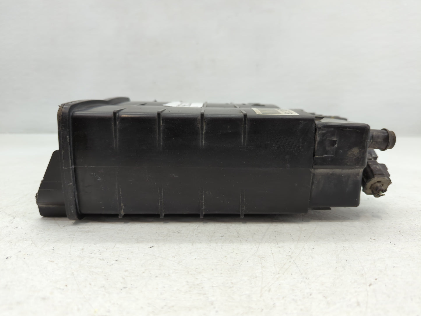 2013 Ford Fusion Fuel Vapor Charcoal Canister 735633 - Oemusedautoparts1.com
