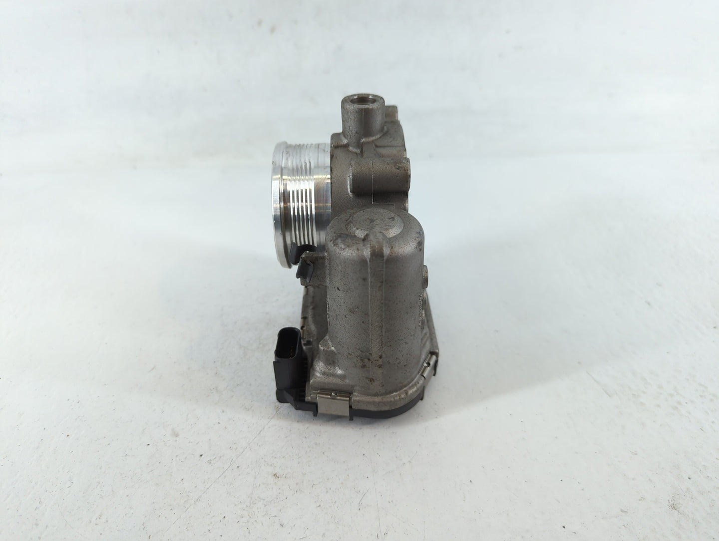 2013 Ford Fusion Throttle Body P/N:12235 CM5E 9F991AD Fits Fits 2012 2014 2015 2016 2017 OEM Used Auto Parts - Oemusedautopa