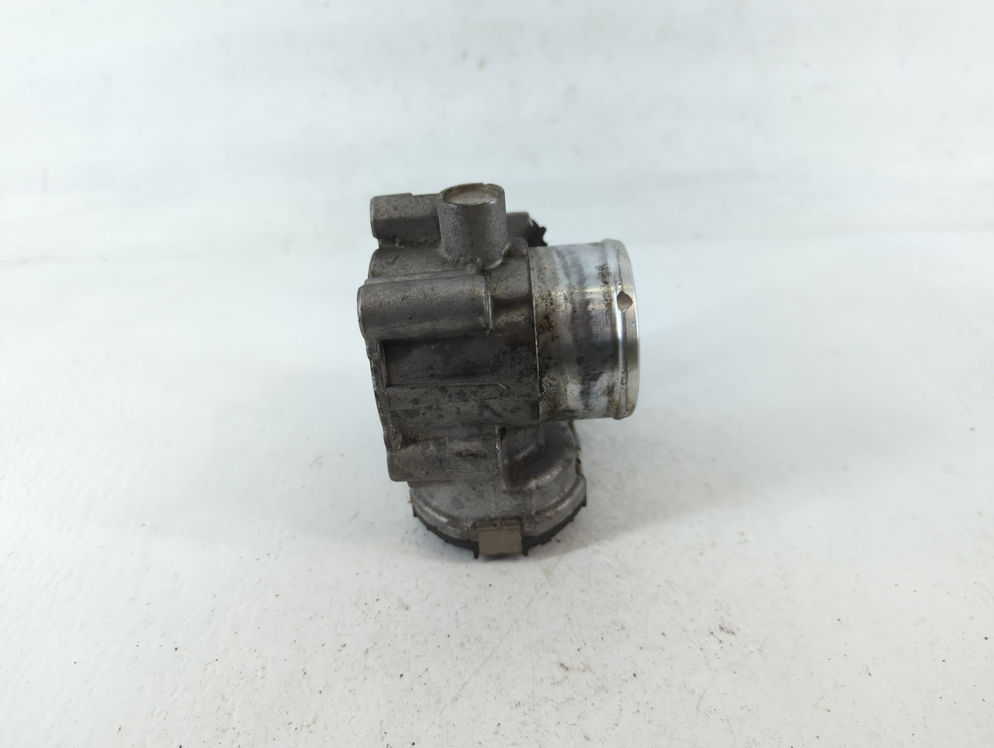 2013-2014 Ford Fusion Throttle Body P/N:7S7G-9F991-CA Fits Fits 2013 2014 2015 2016 2017 2018 2019 OEM Used Auto Parts - Oem