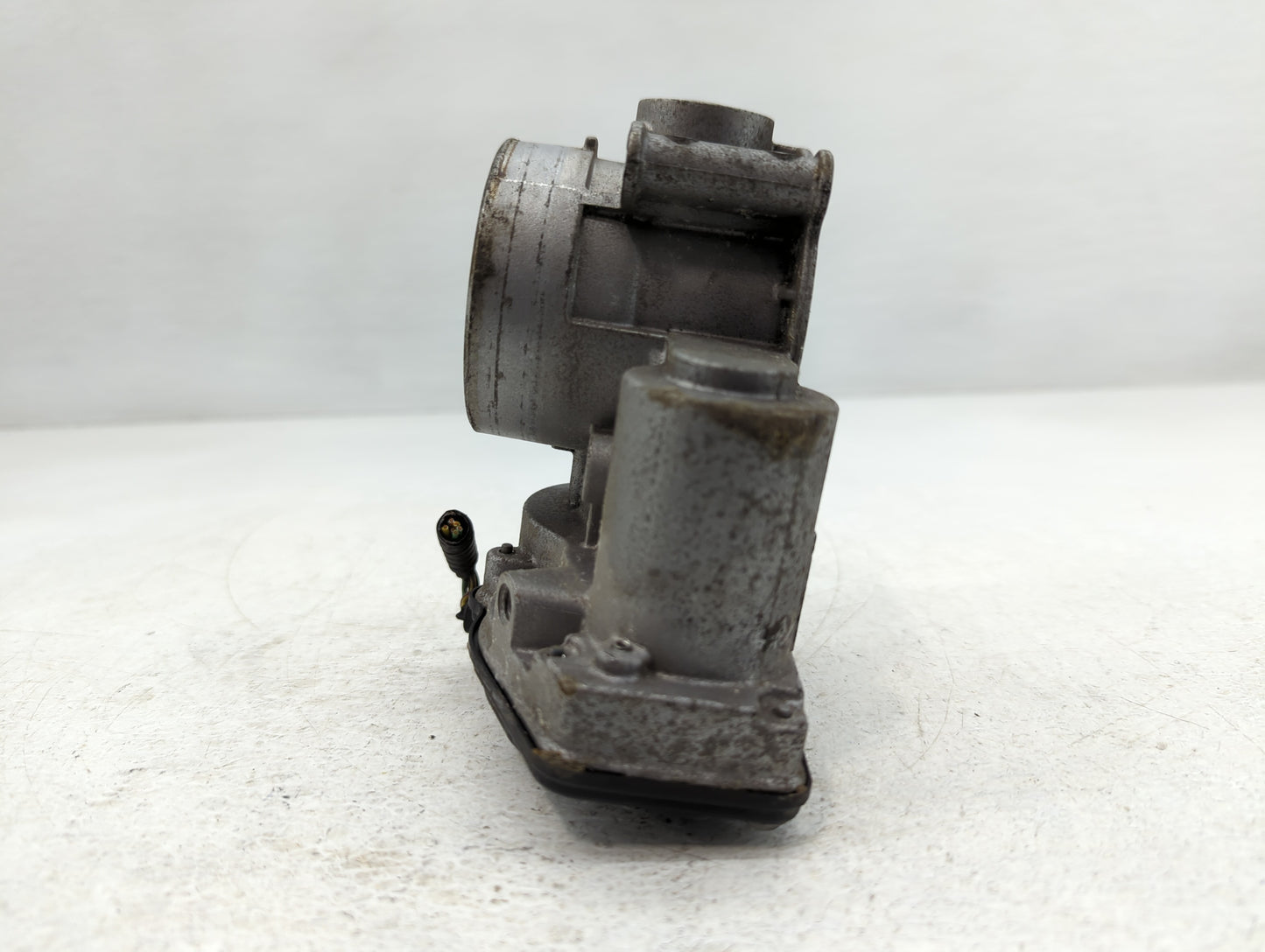 2013-2020 Ford Fusion Throttle Body P/N:DS7E-9F991-AD Fits Fits 2013 2014 2015 2016 2017 2018 2019 2020 2021 2022 OEM Used A