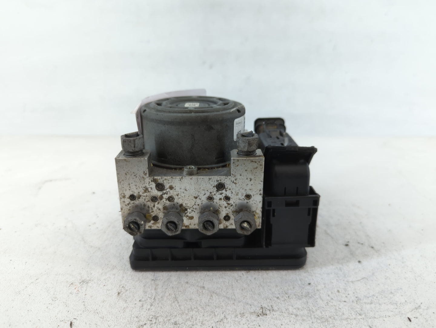 2013 Ford Fusion ABS Pump Control Module Replacement P/N:DG9C-2C405-FB Fits OEM Used Auto Parts - Oemusedautoparts1.com