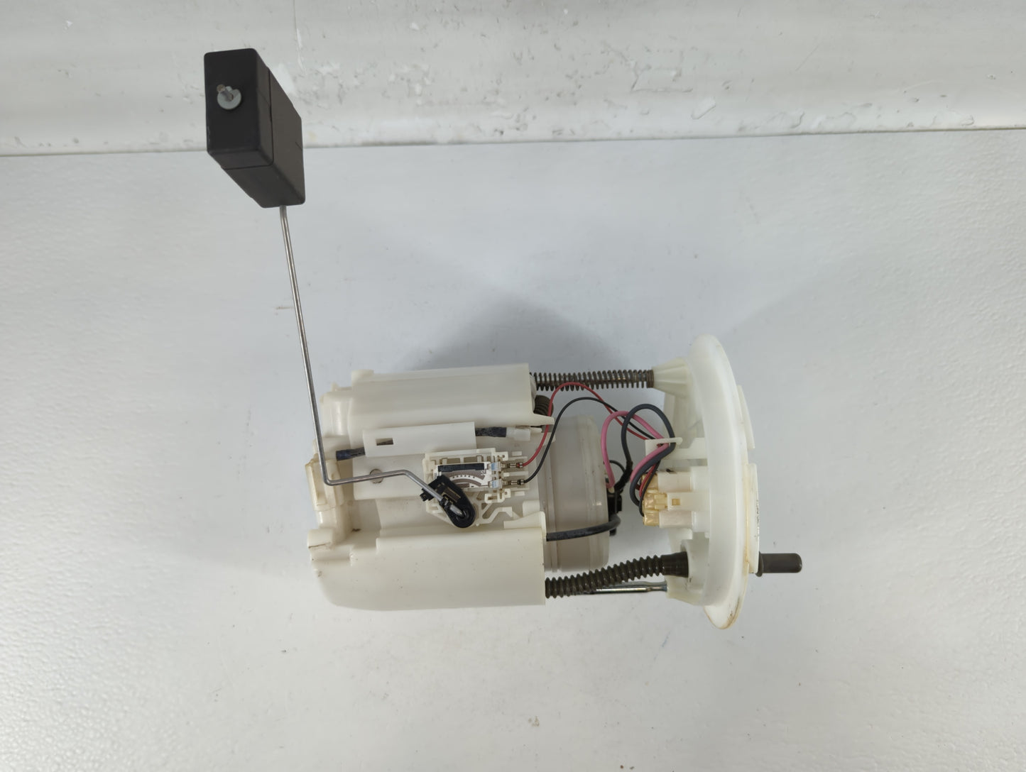 2013-2014 Ford Fusion Electrical Gas Fuel Pump Assembly - Oemusedautoparts1.com