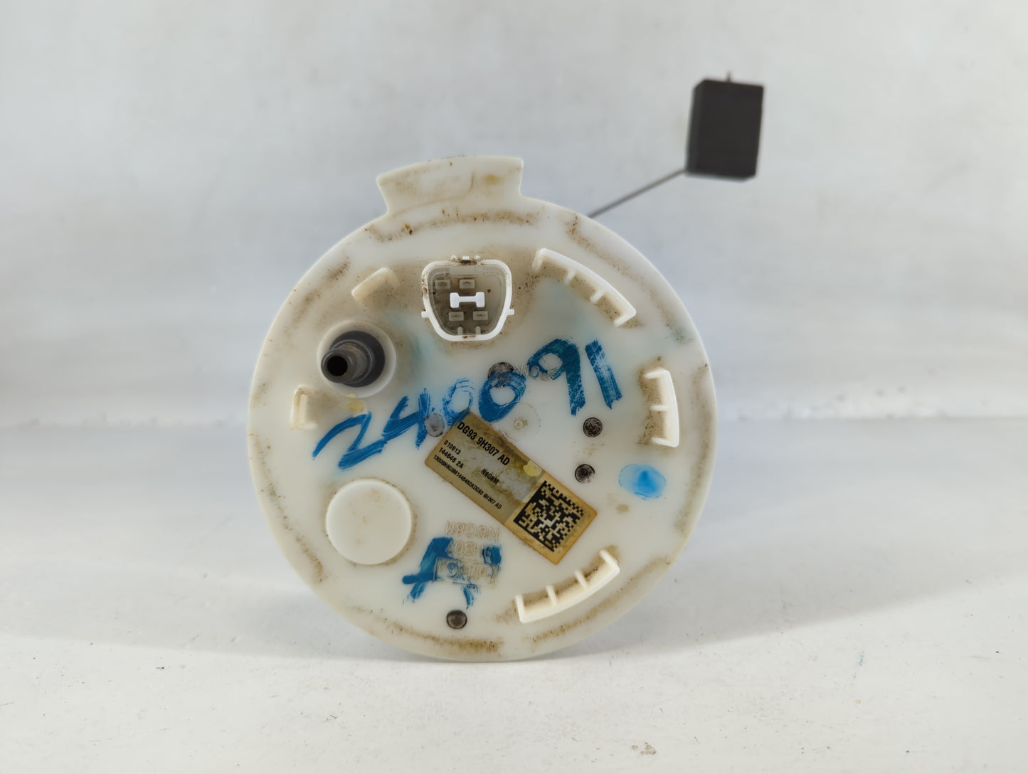 2013-2014 Ford Fusion Electrical Gas Fuel Pump Assembly - Oemusedautoparts1.com