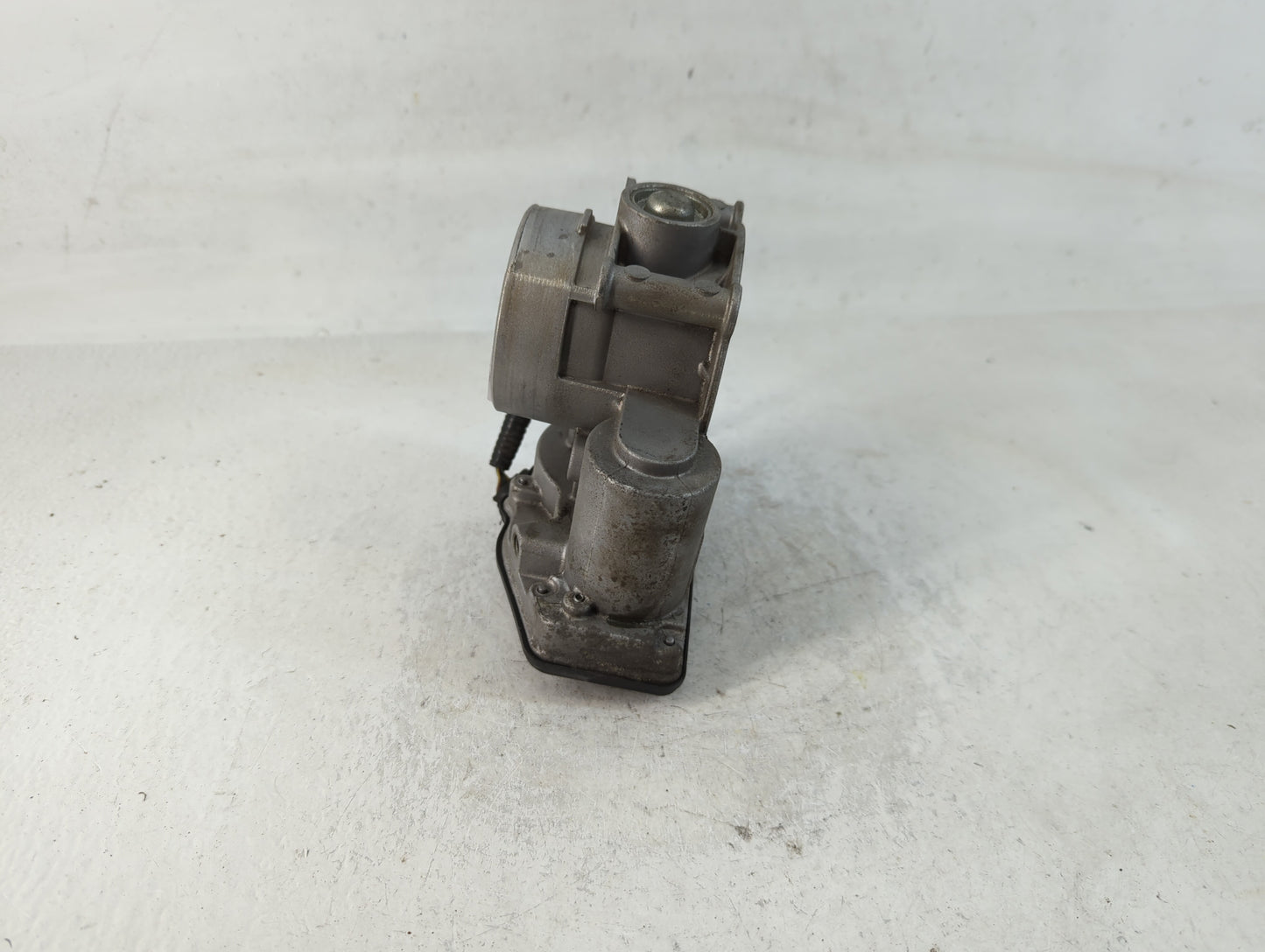 2013-2020 Ford Fusion Throttle Body P/N:DS7E-9F991-AD Fits Fits 2013 2014 2015 2016 2017 2018 2019 2020 2021 2022 OEM Used A