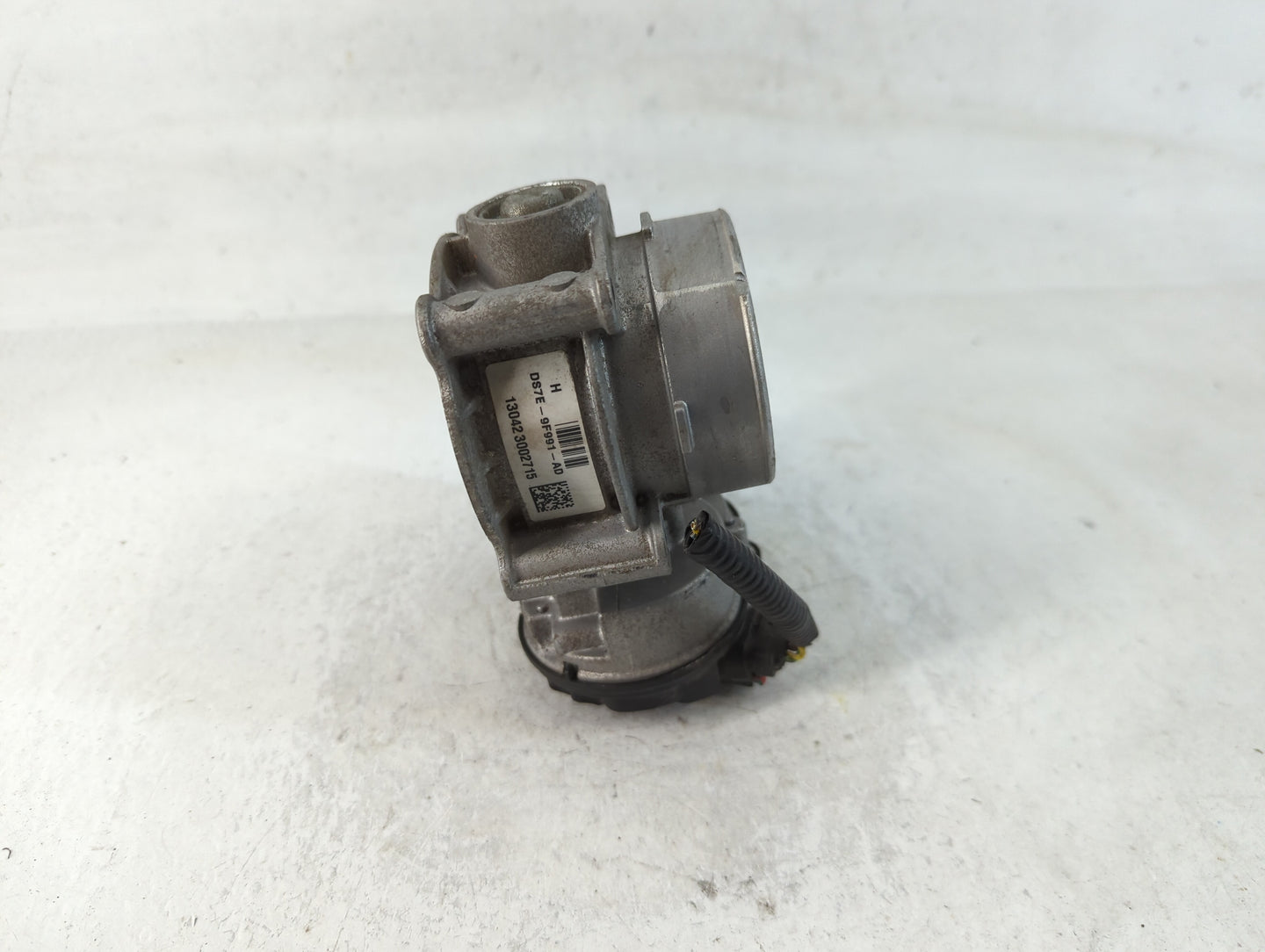 2013-2020 Ford Fusion Throttle Body P/N:DS7E-9F991-AD Fits Fits 2013 2014 2015 2016 2017 2018 2019 2020 2021 2022 OEM Used A